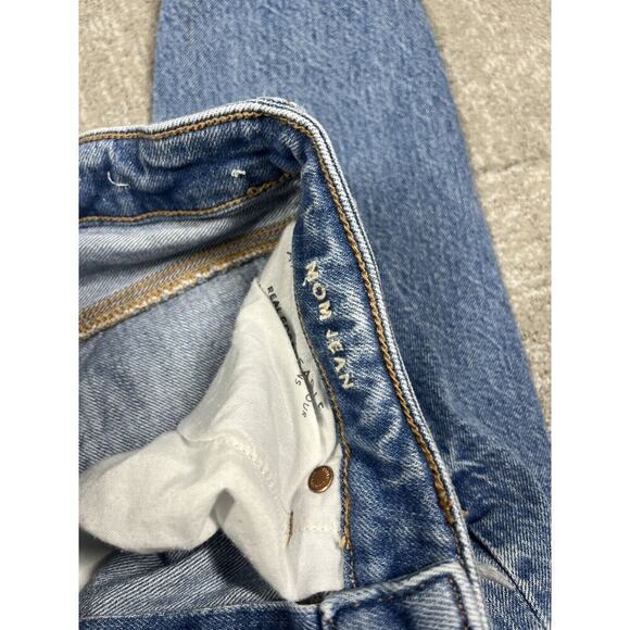 American Eagle Distressed Mom Jean Womens Size 2 - Picture 3 of 8
